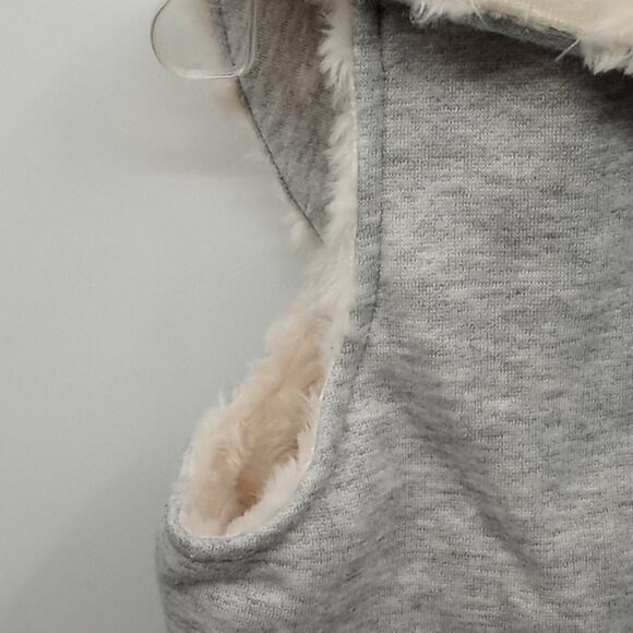 Right Bank Babies Girls Faux Fur/ Fleece Reversible Crop Vest Size 7 - Picture 6 of 12